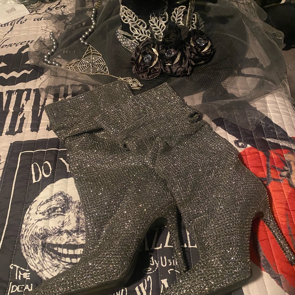 I got you covered and Jessica Simpson’s gunmetal sparkle boots NO Hat